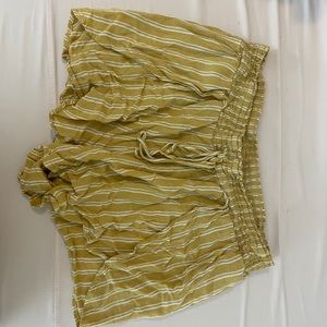 american eagle flowy shorts